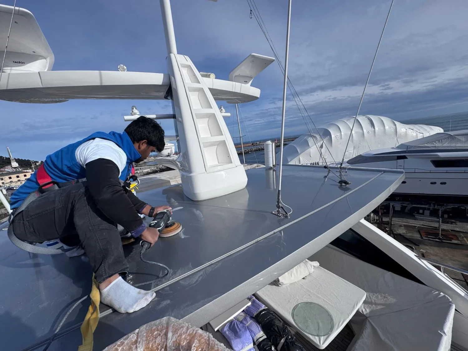 Verniciatura di Super Yacht